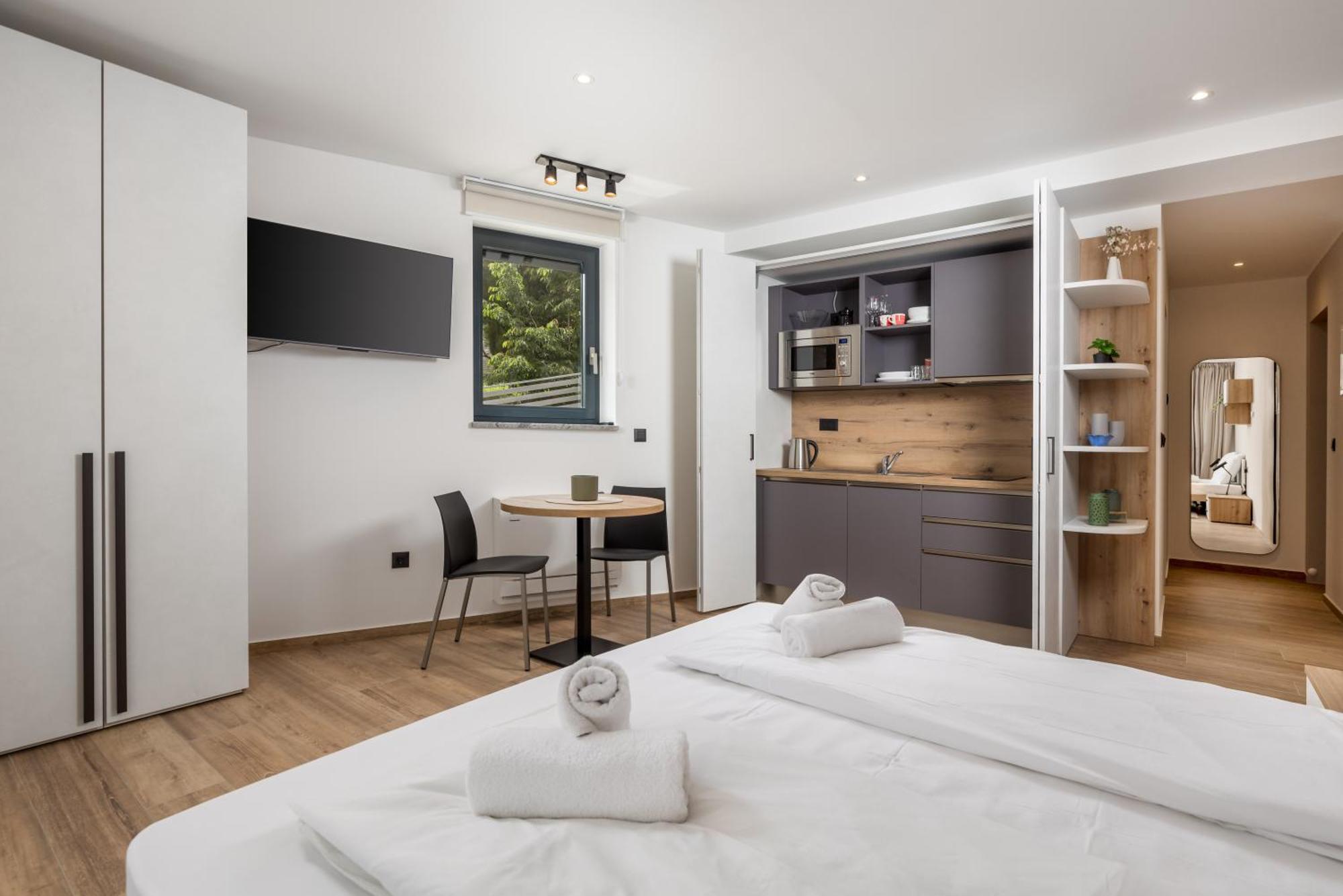 Belinda Apartments With Balcony Opatija Bagian luar foto