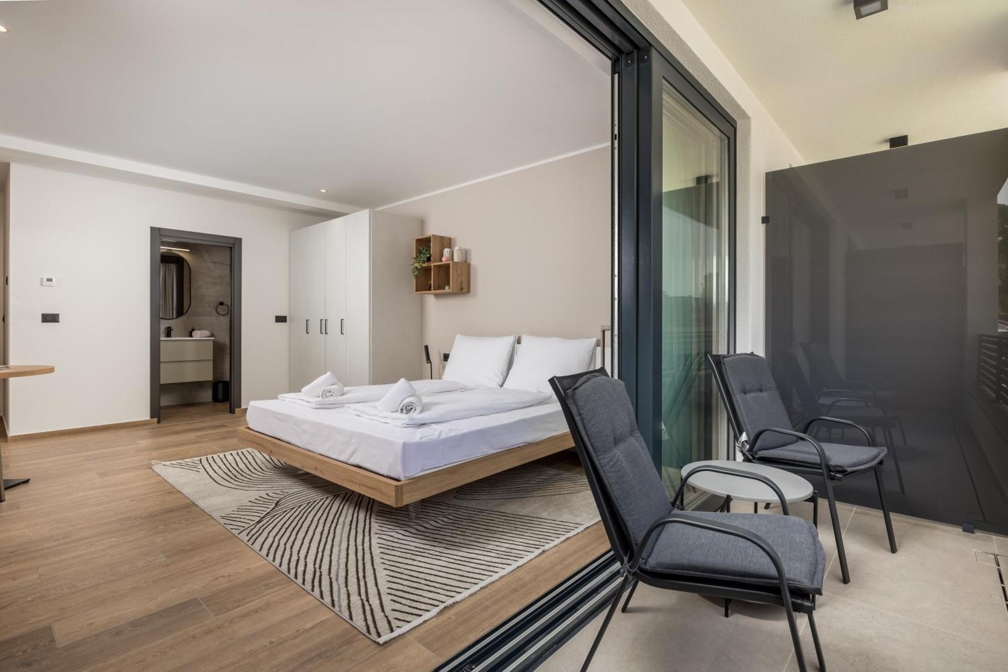 Belinda Apartments With Balcony Opatija Bagian luar foto