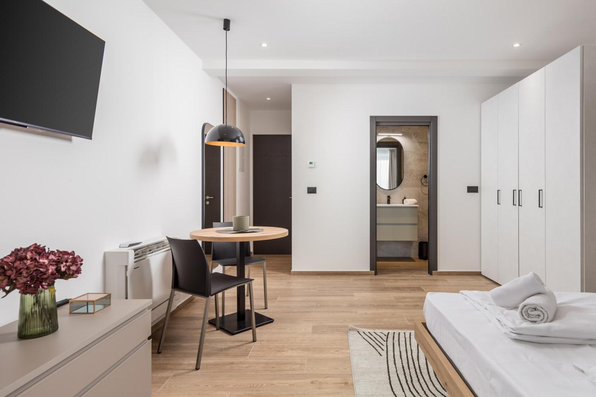 Belinda Apartments With Balcony Opatija Bagian luar foto