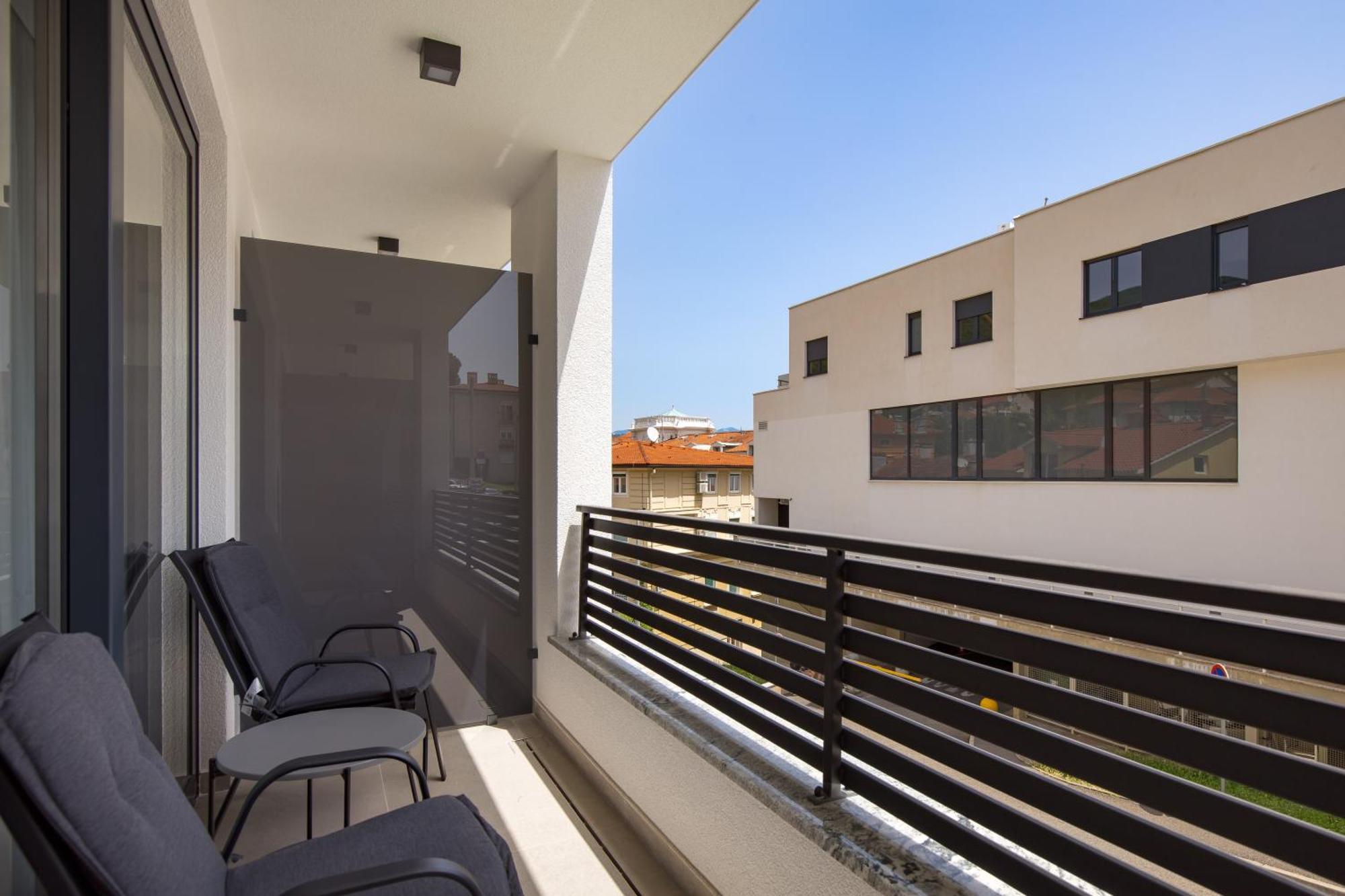 Belinda Apartments With Balcony Opatija Bagian luar foto
