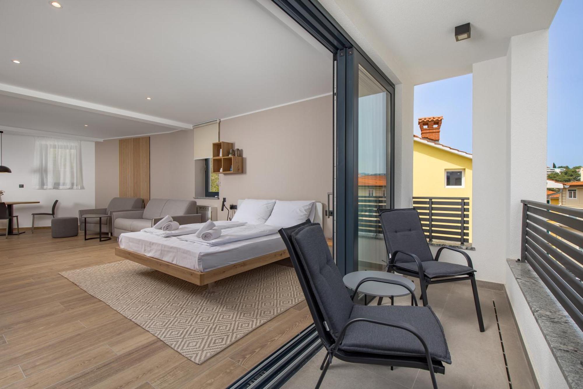 Belinda Apartments With Balcony Opatija Bagian luar foto