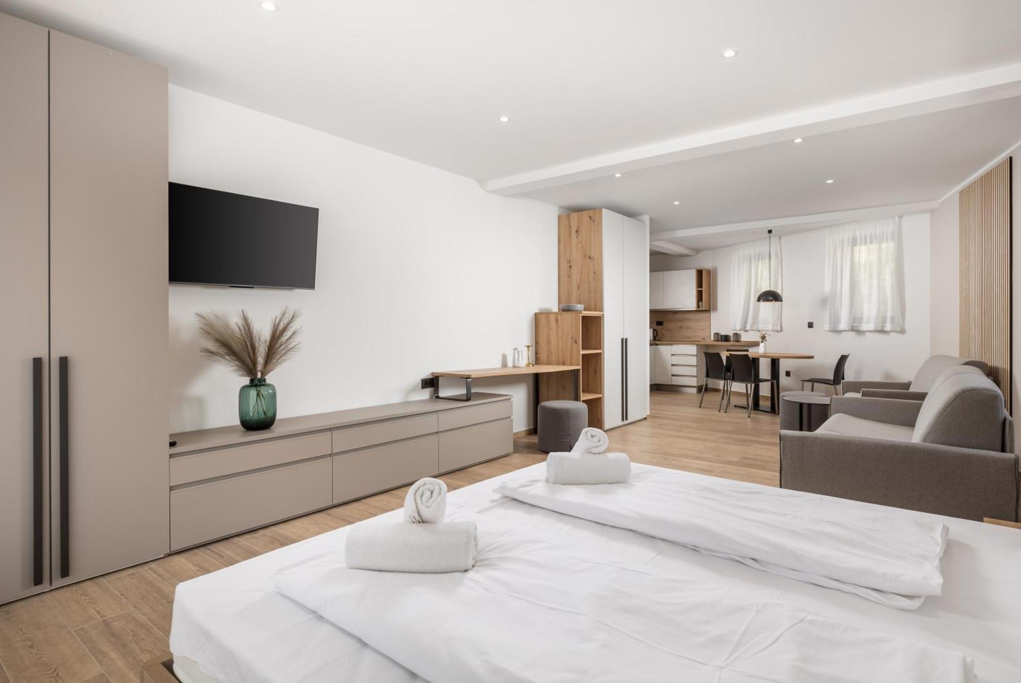Belinda Apartments With Balcony Opatija Bagian luar foto