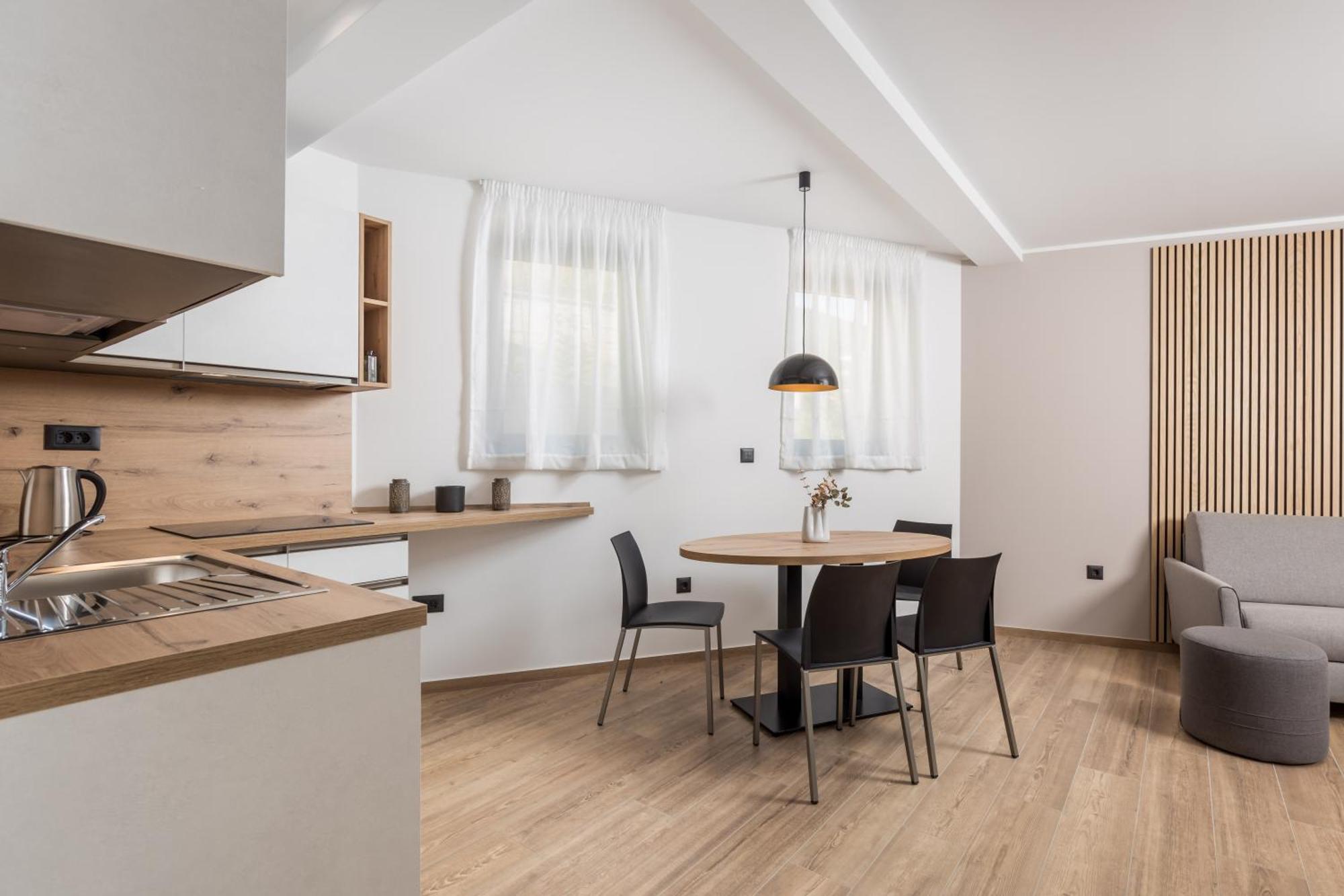 Belinda Apartments With Balcony Opatija Bagian luar foto