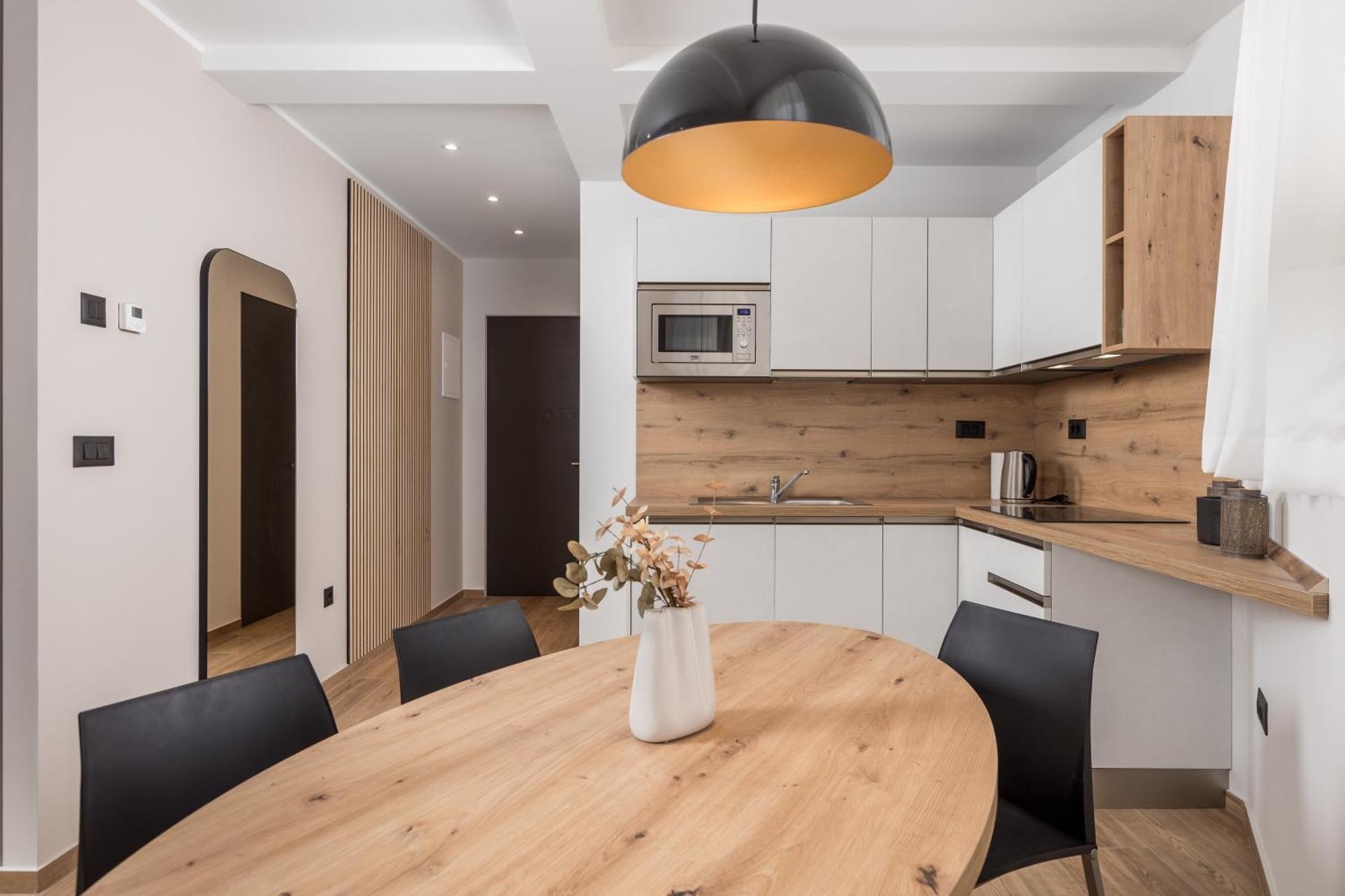 Belinda Apartments With Balcony Opatija Bagian luar foto