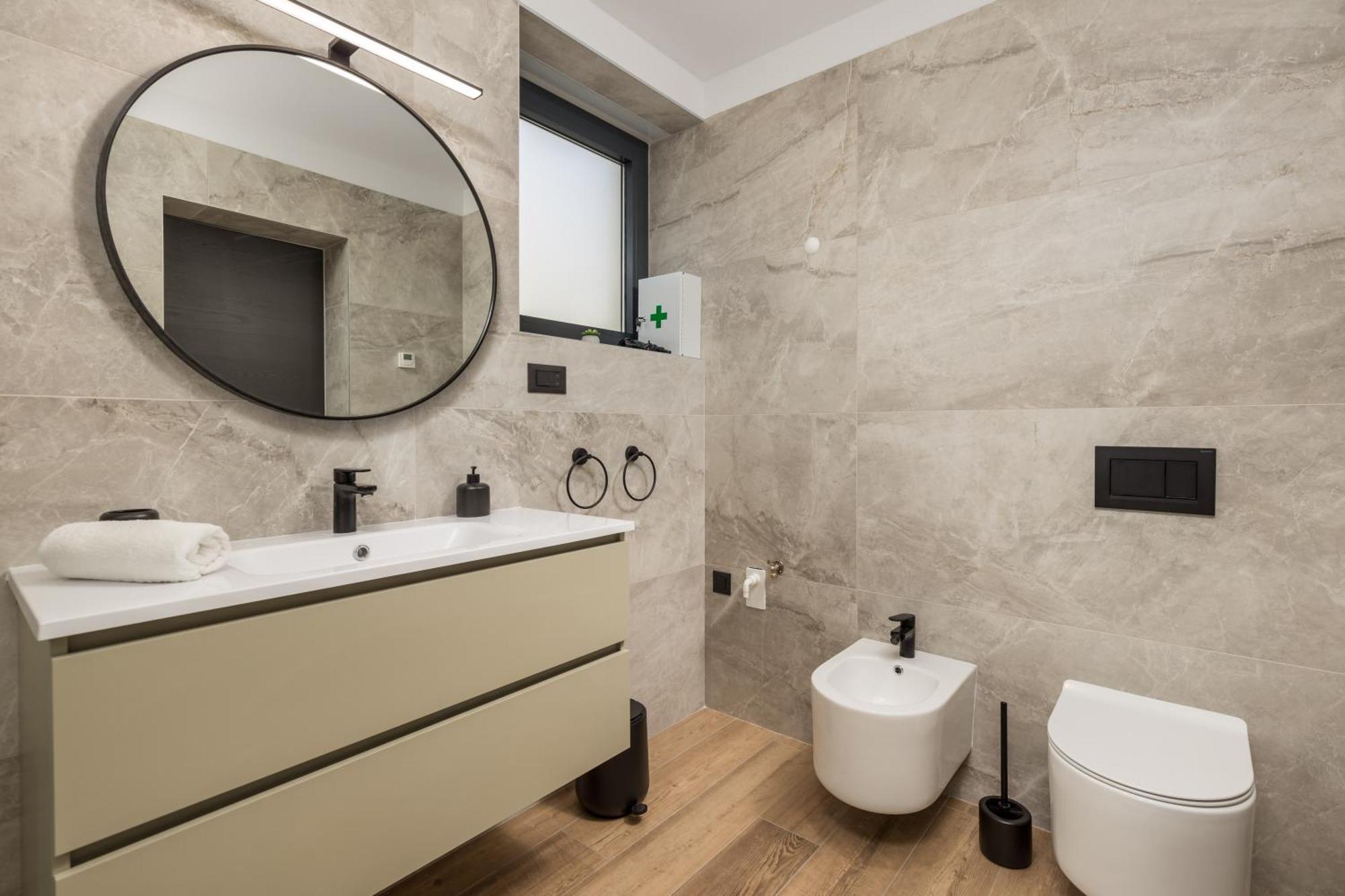 Belinda Apartments With Balcony Opatija Bagian luar foto